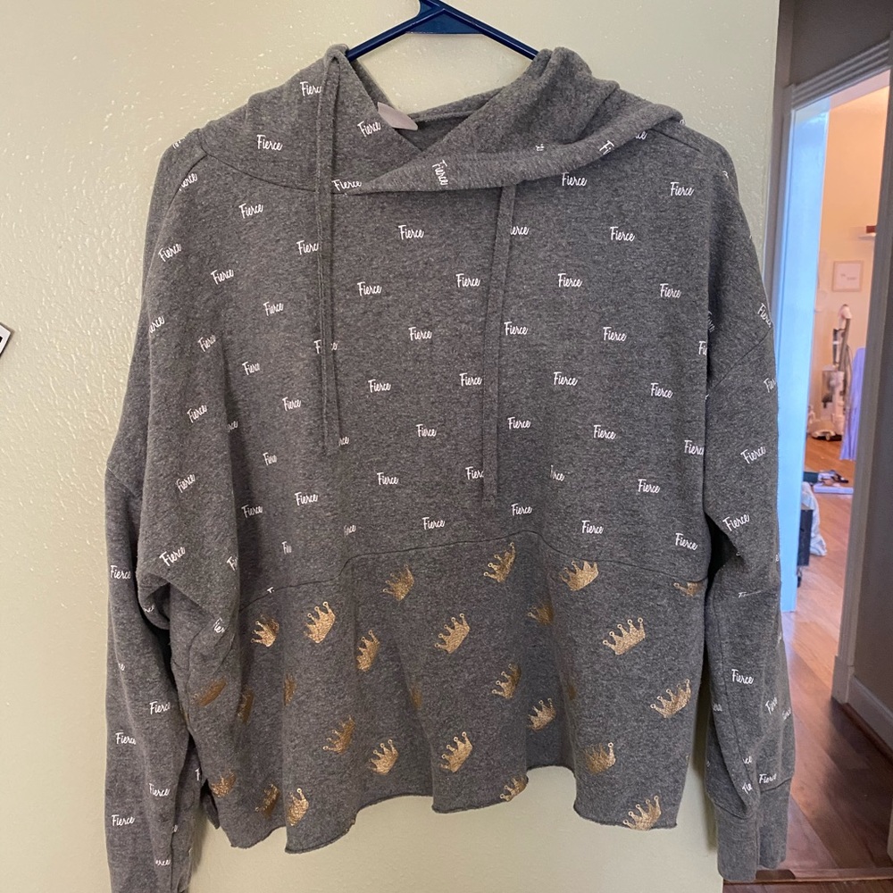 Sweater size junior Large girls
